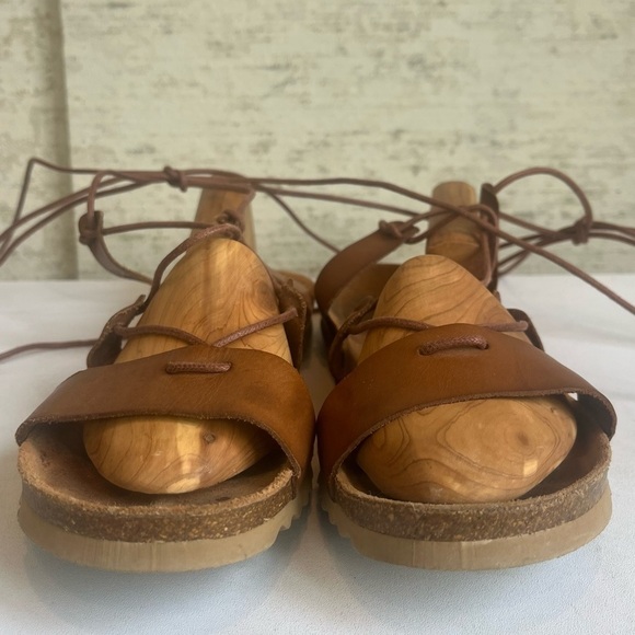 Yokono Brown Leather Women's Sandals Made in Spain Size 7.5 Rubber Sole - Picture 2 of 13